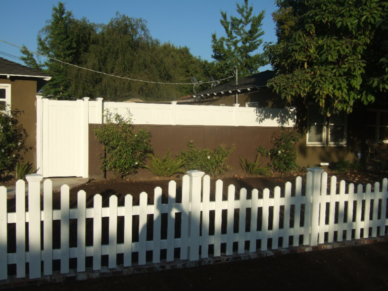 Choosing the Right Fence for Your Home in Charleston