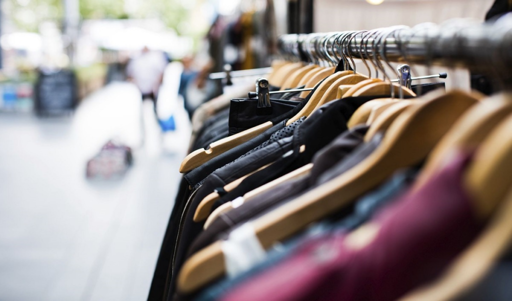 Boosting Retail Sales with Smart Clothing Display Ideas